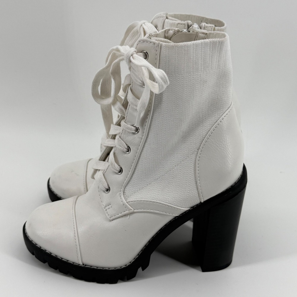 BCBGeneration Pilas White Lace Up Side Zip Lug Sole Block Heel Boots Size 5M Y2K